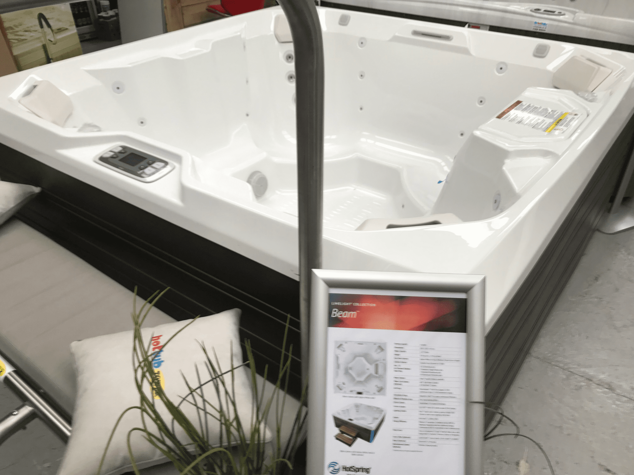 January sale &ndash; Mr Hot Tubs