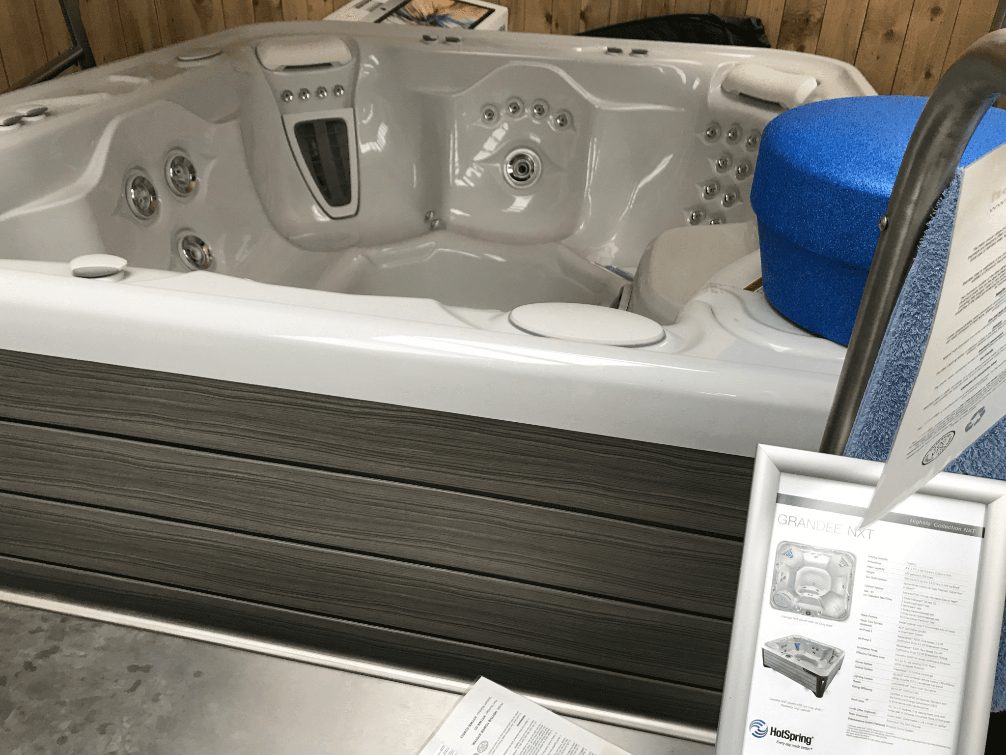 January sale &ndash; Mr Hot Tubs