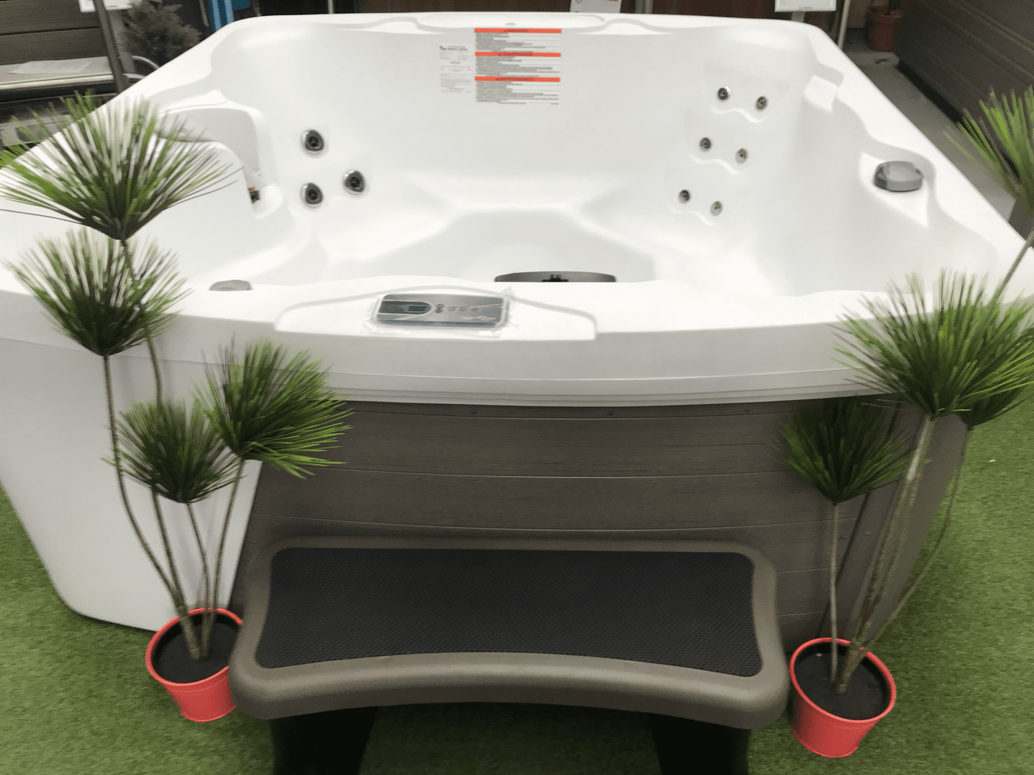January sale &ndash; Mr Hot Tubs