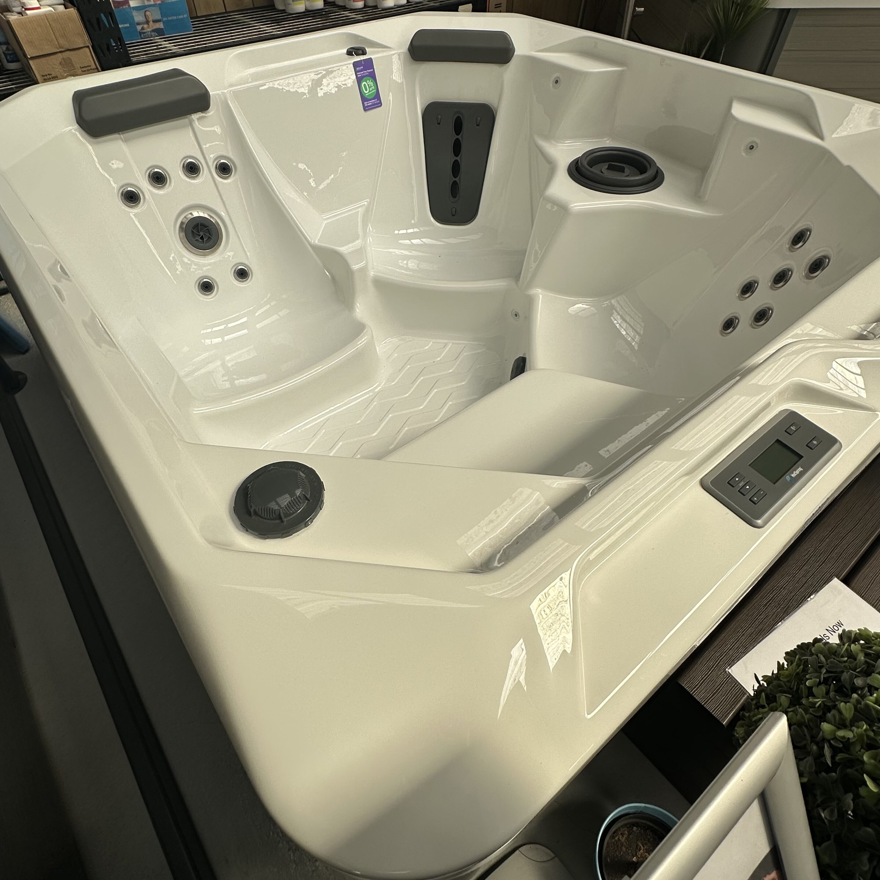 ex-display &ndash; Mr Hot Tubs