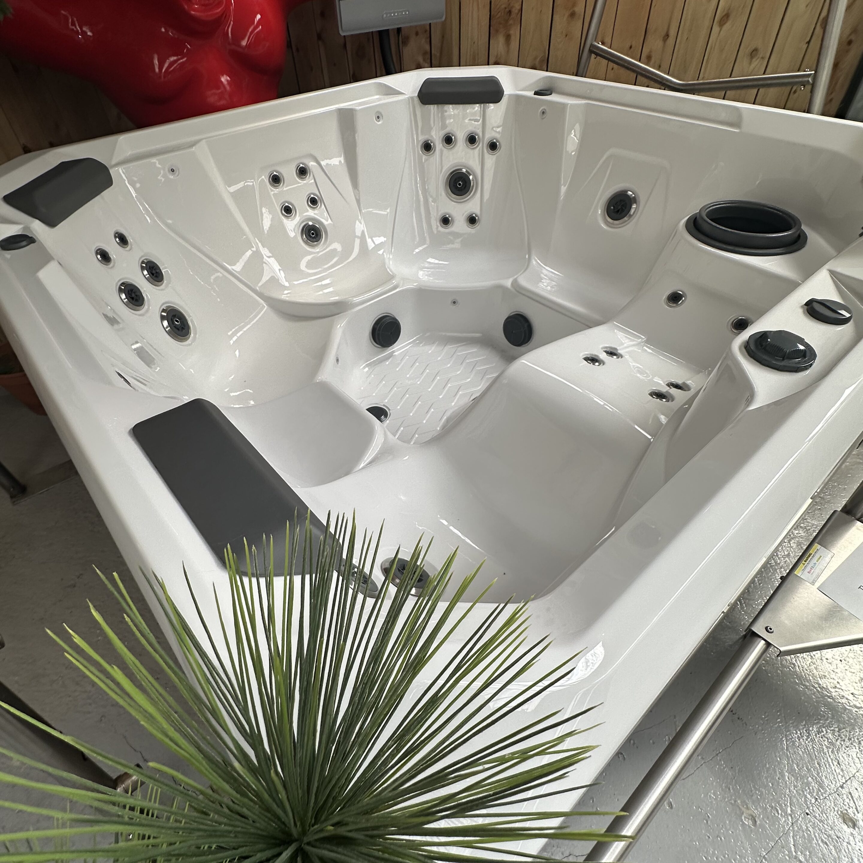 ex-display &ndash; Mr Hot Tubs